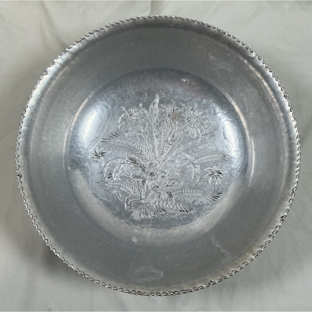 Hammered Aluminum Pedestal Serving Bowl Embossed Floral Scalloped Rim VTG